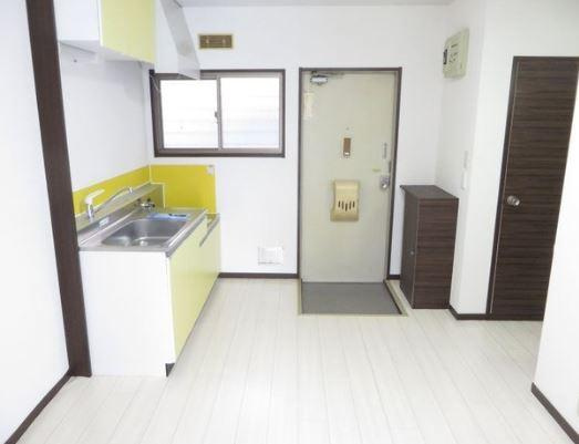 川崎市多摩区登戸新町のアパートの居間・リビング