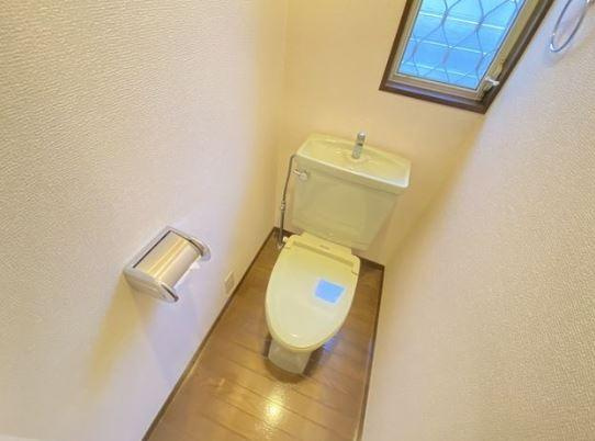 川崎市多摩区生田６丁目の一戸建てのトイレ