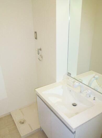 川崎市多摩区登戸のアパートの洗面所