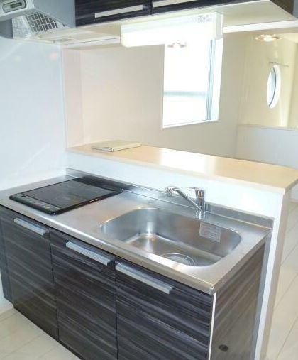 川崎市多摩区登戸のアパートのキッチン