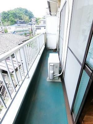 川崎市多摩区東生田２丁目の賃貸マンションのバルコニー