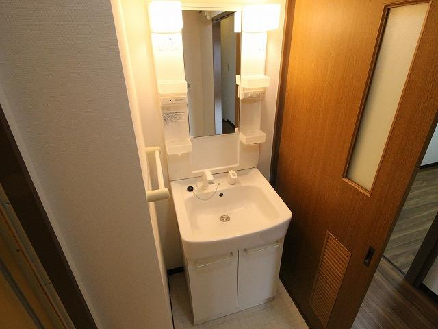 第二平山ビルの洗面所