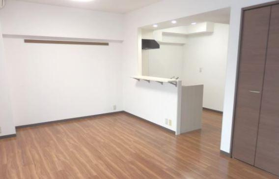 第二平山ビルの居間・リビング