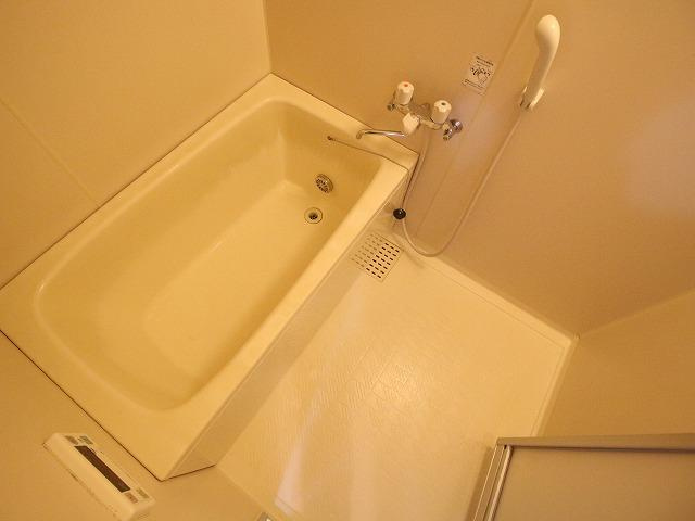 第二平山ビルの浴室