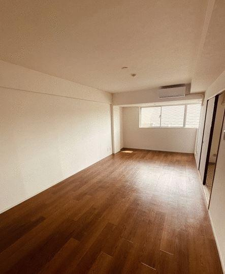 新百合ヶ丘ベルハイムの居間・リビング