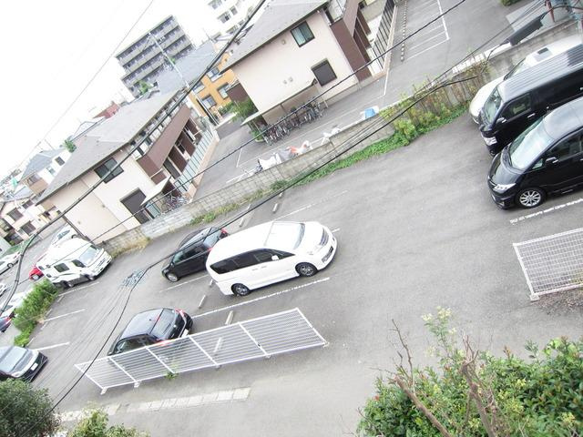 キャッスルコンフォートの駐車場