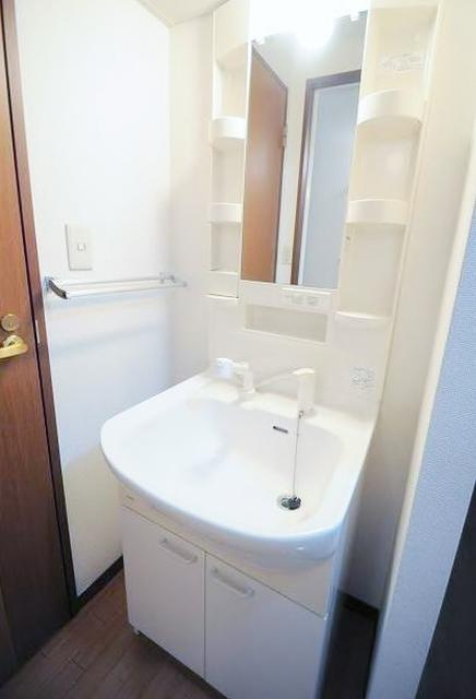 川崎市多摩区登戸のアパートの洗面所