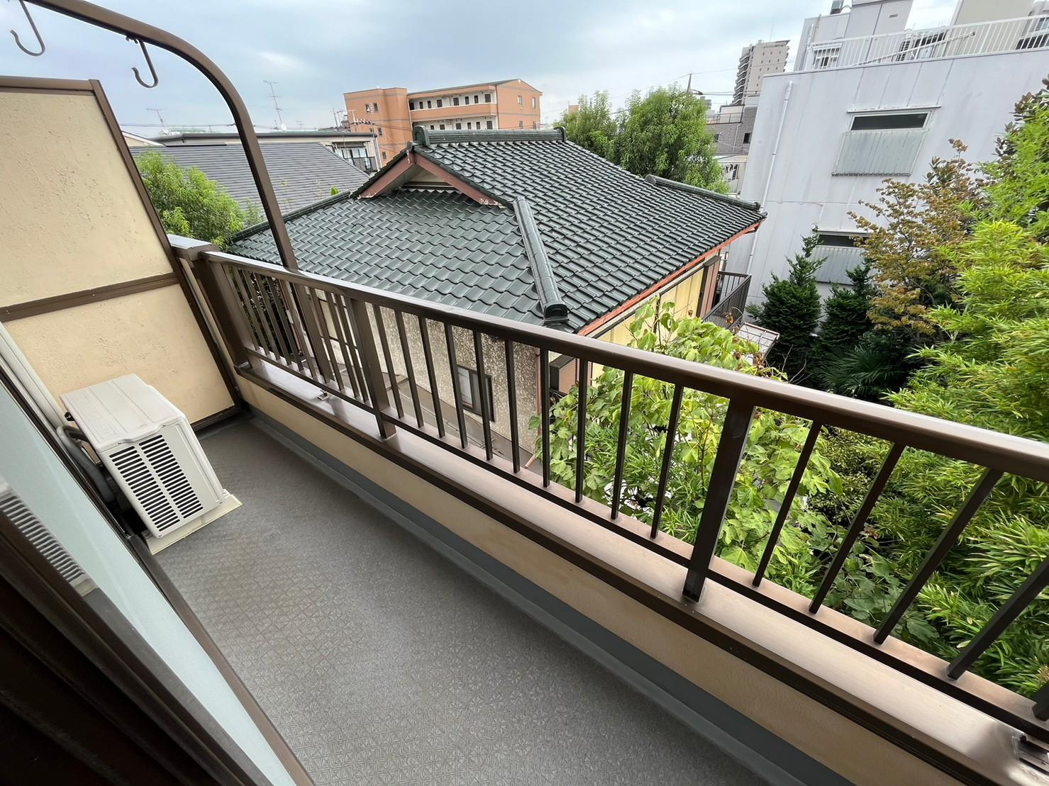 川崎市多摩区登戸新町の賃貸マンションのバルコニー