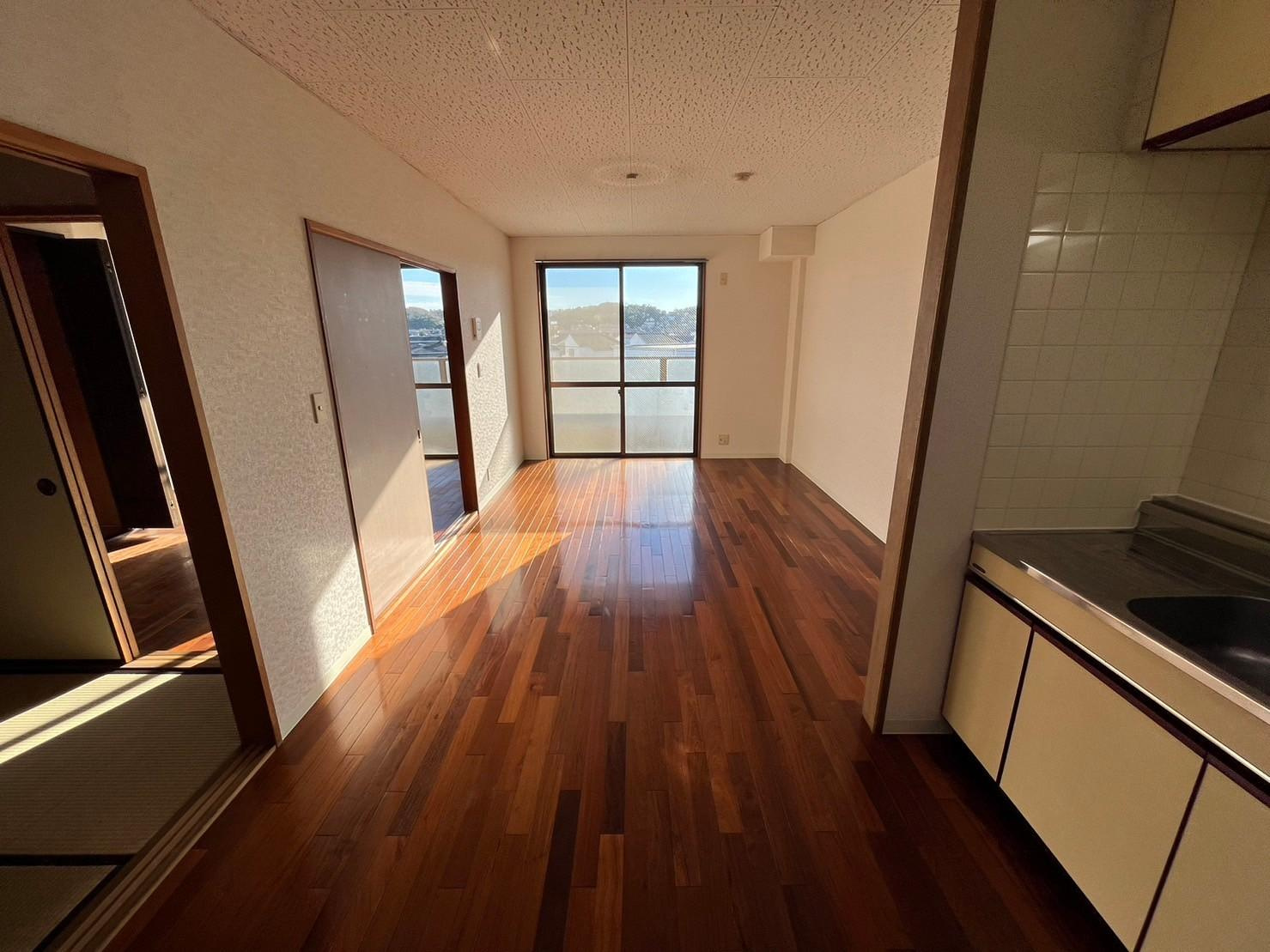 川崎市多摩区登戸の賃貸マンションの居間・リビング