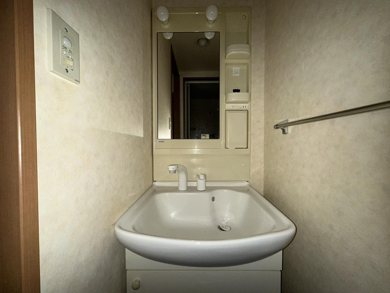 川崎市多摩区宿河原２丁目の賃貸マンションの洗面所