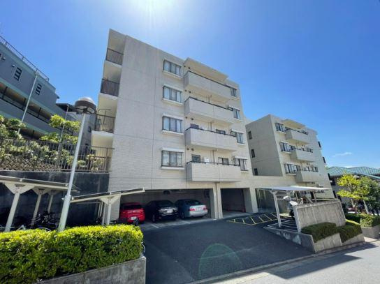 川崎市多摩区三田２丁目の賃貸マンションの外観