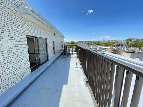 川崎市多摩区三田２丁目の賃貸マンションのバルコニー