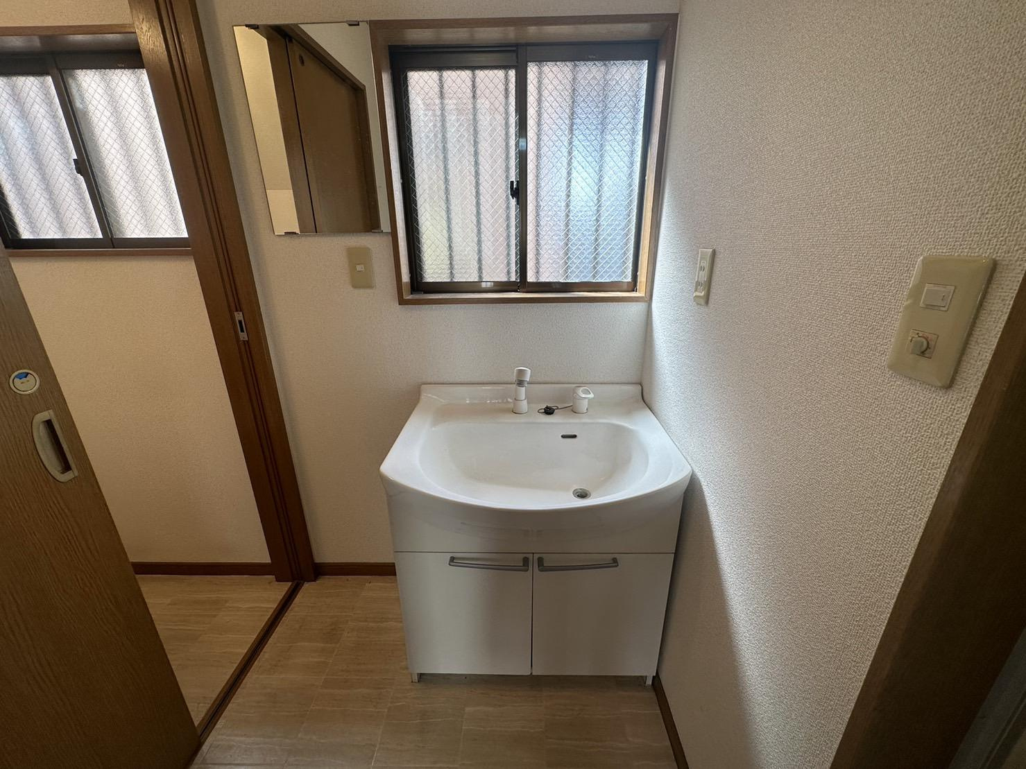 川崎市多摩区登戸のタウンの洗面所