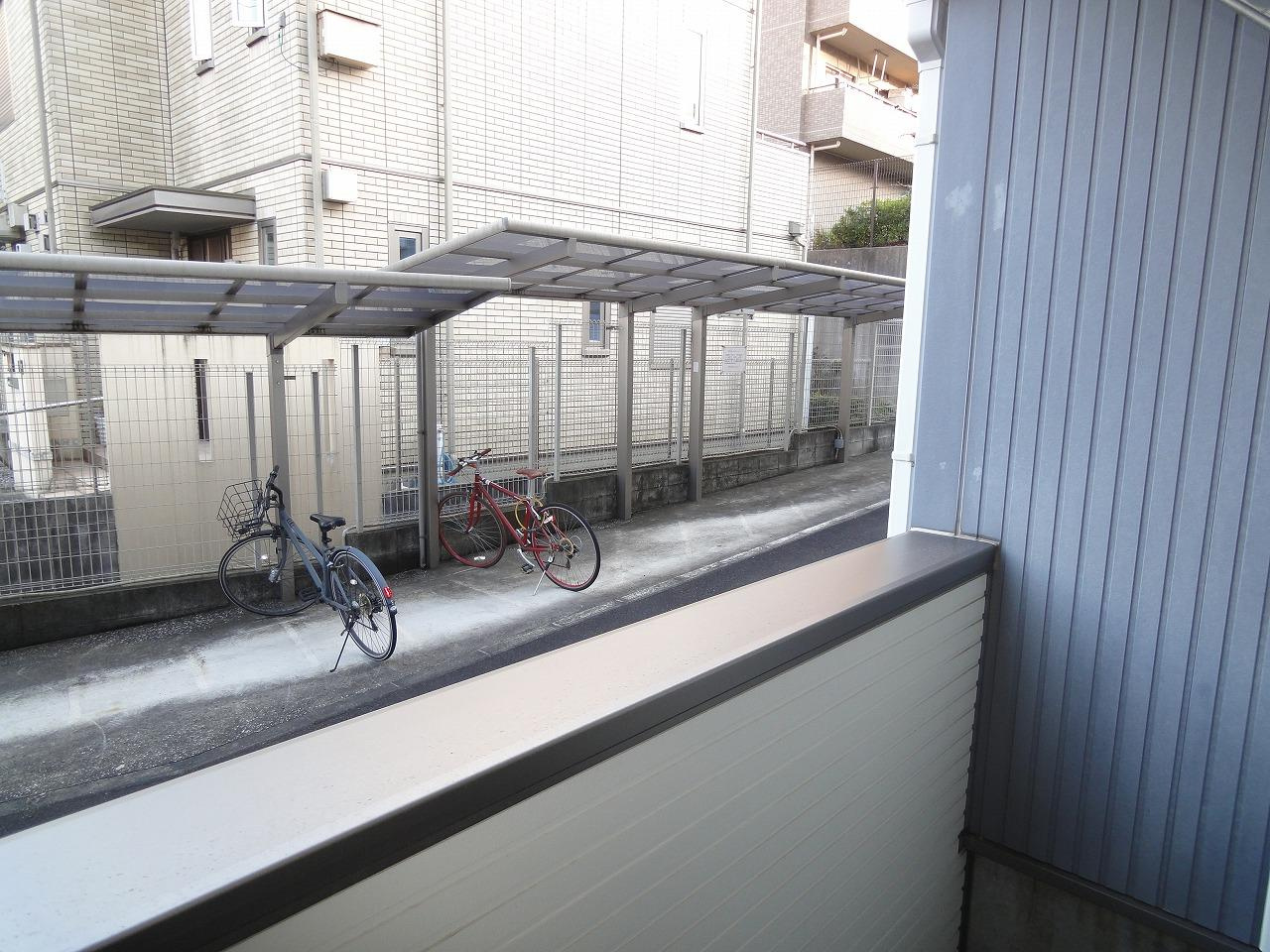 川崎市多摩区枡形６丁目のアパートのバルコニー