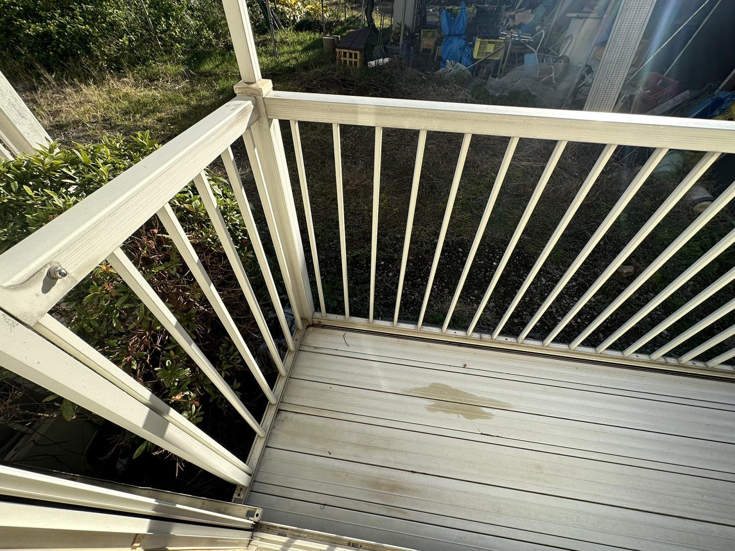 川崎市多摩区登戸のアパートのバルコニー