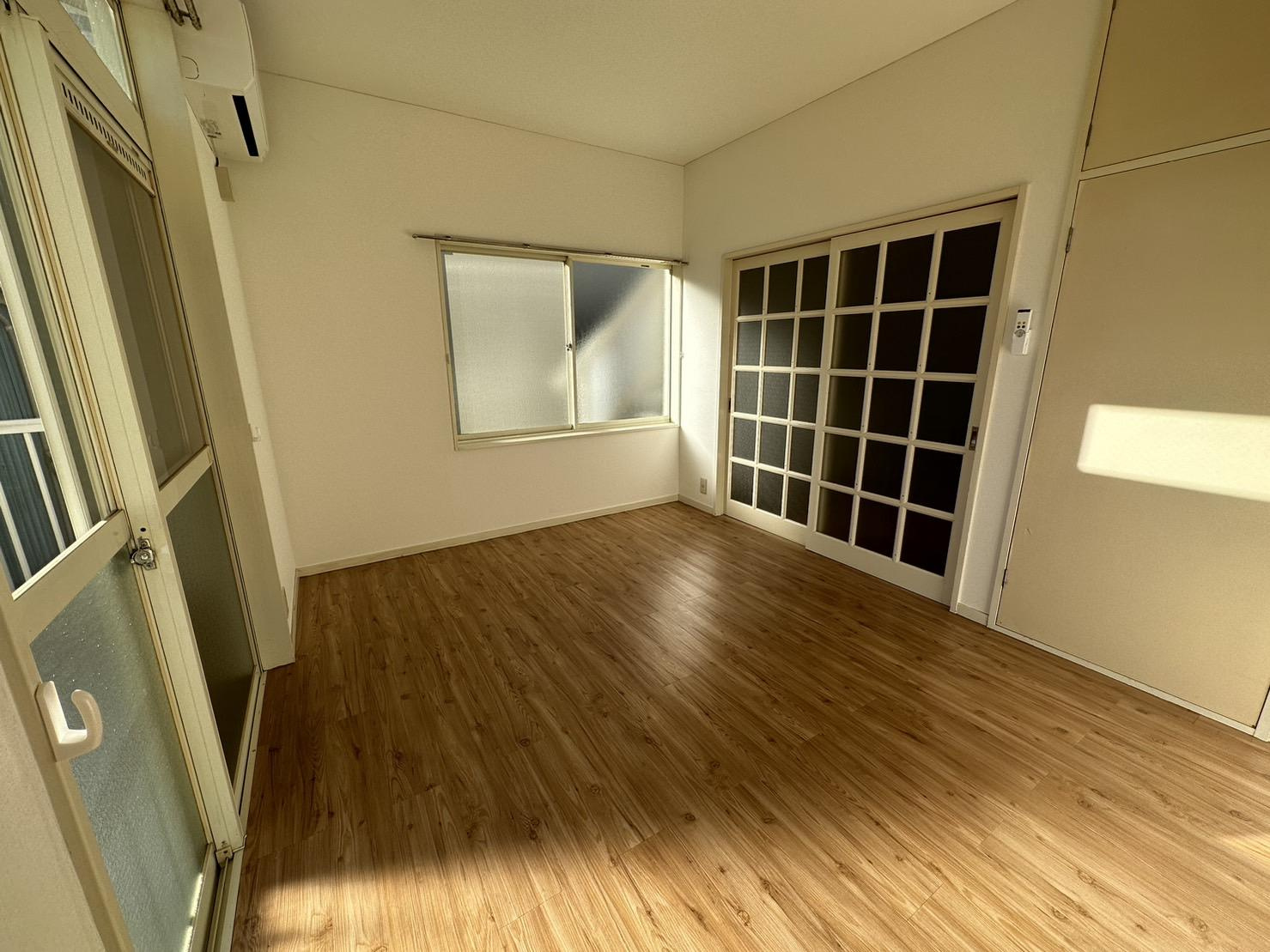 川崎市多摩区登戸のアパートの居間・リビング