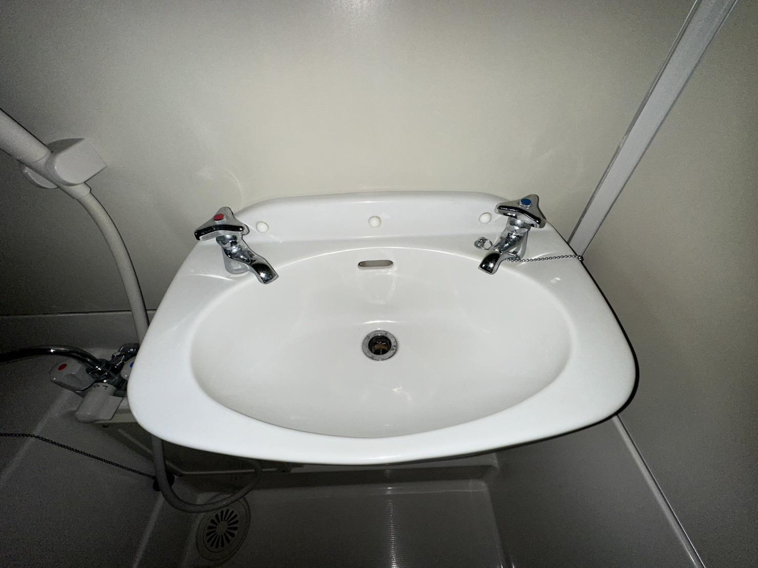 川崎市多摩区登戸のアパートの洗面所