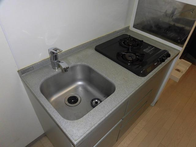 川崎市多摩区登戸のアパートのキッチン