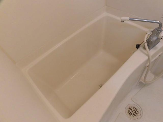 川崎市多摩区登戸のアパートの浴室