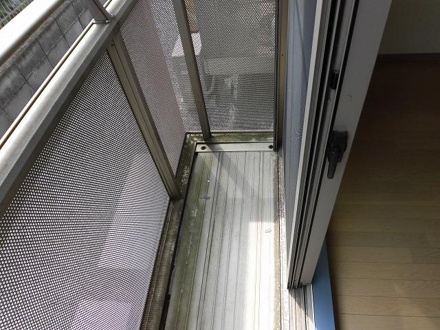 川崎市多摩区登戸のアパートのバルコニー