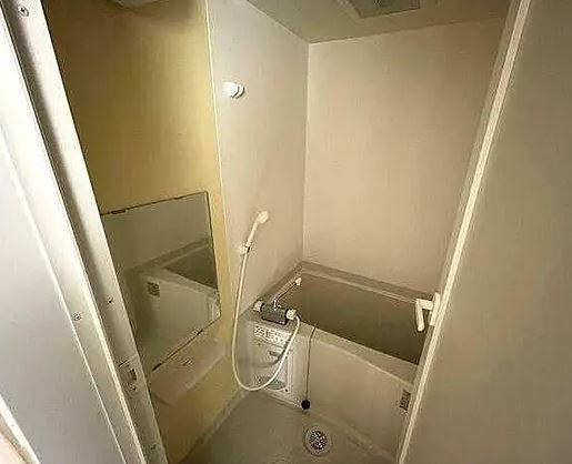 川崎市多摩区菅北浦２丁目のアパートの浴室