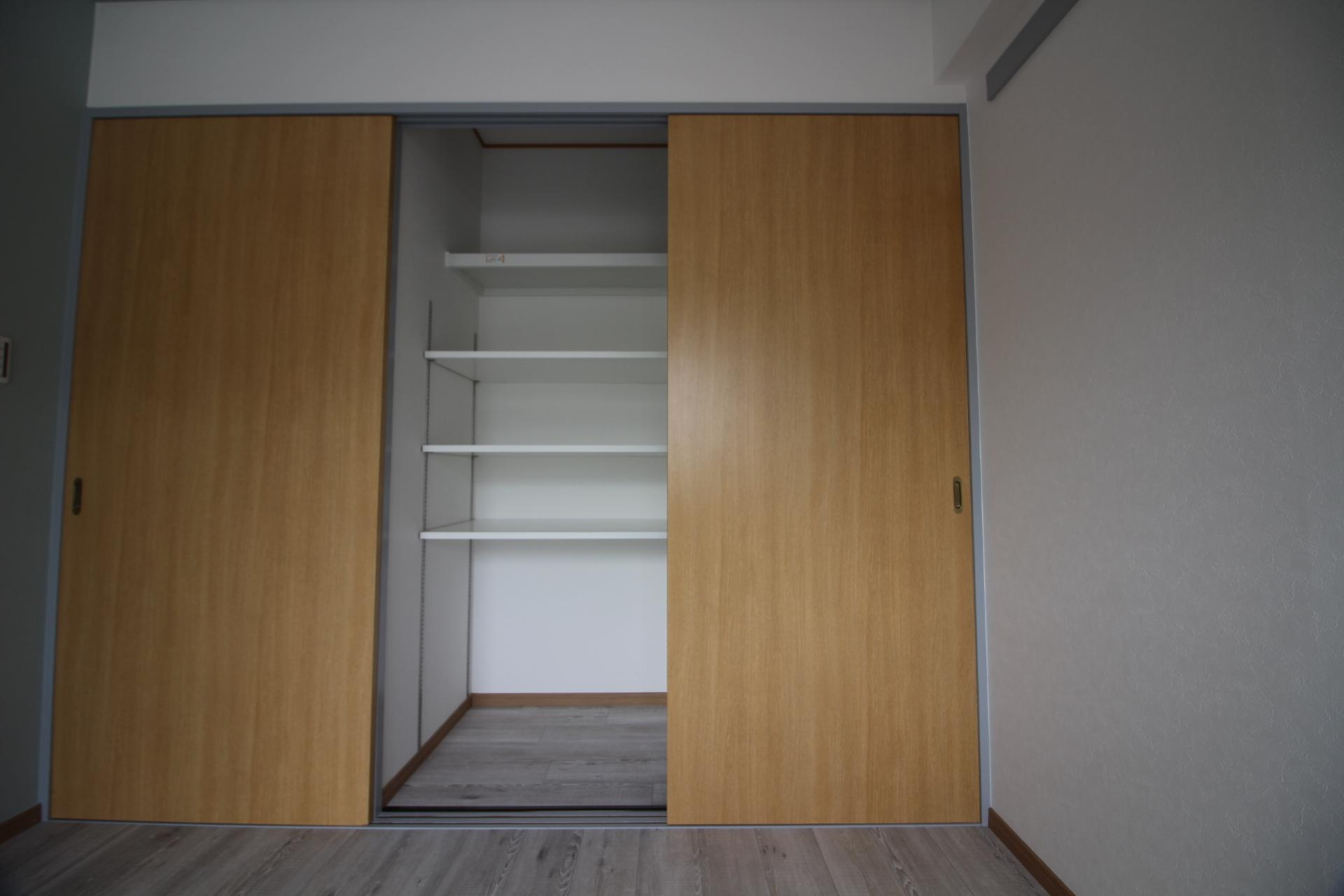 川崎市多摩区宿河原４丁目の賃貸マンションの収納