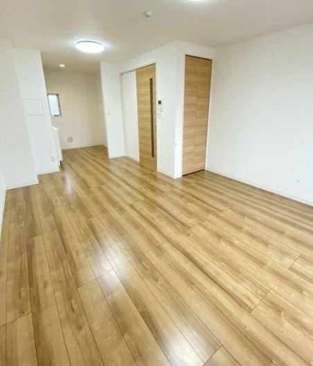 狛江市岩戸北４丁目の賃貸マンションの居間・リビング