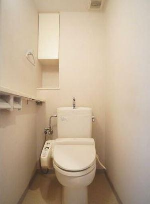 世田谷区喜多見９丁目の賃貸マンションのトイレ