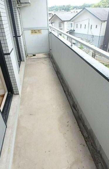 川崎市多摩区東生田１丁目の賃貸マンションのバルコニー