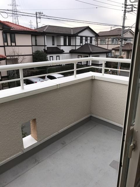 ガーデンヒルズ湘南台A棟のバルコニー