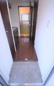 稲城市矢野口の賃貸マンションの玄関