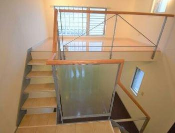 稲城市矢野口の賃貸マンションの居間・リビング