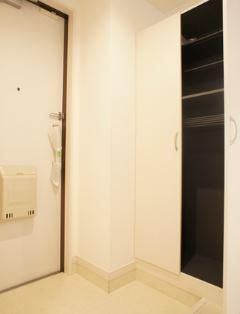 リブリ・多摩川の玄関