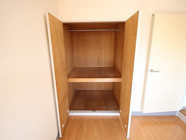 稲城市矢野口の賃貸マンションの収納