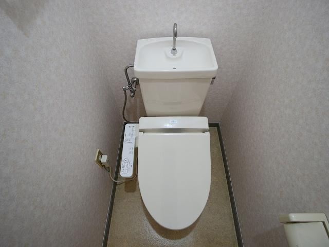 稲城市矢野口の賃貸マンションのトイレ