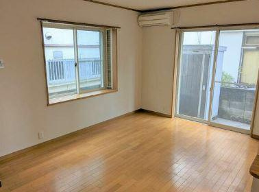 喜多見９丁目貸家の居間・リビング