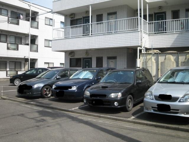 サンフリーゼの駐車場