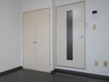 川崎市多摩区登戸の賃貸マンションの居間・リビング