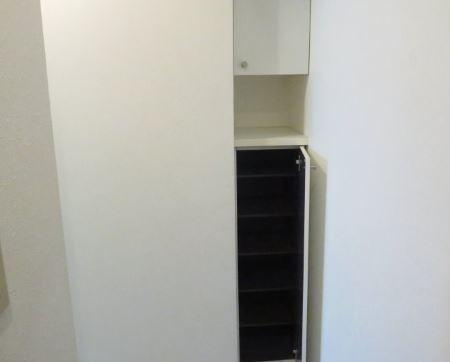 川崎市多摩区東三田３丁目の賃貸マンションの玄関