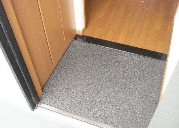 ブエナスエルテの玄関