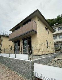 川崎市多摩区東生田２丁目の一戸建ての外観