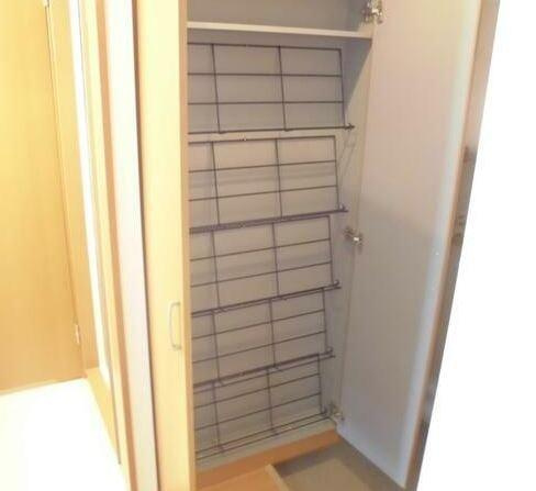 川崎市多摩区宿河原２丁目の賃貸マンションの玄関