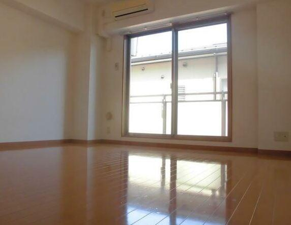 川崎市多摩区宿河原２丁目の賃貸マンションの居間・リビング