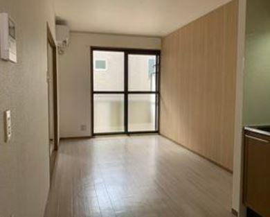 川崎市多摩区枡形２丁目のアパートの居間・リビング