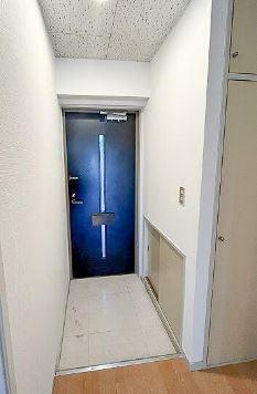 狛江市岩戸南２丁目の賃貸マンションの玄関