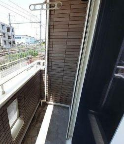 川崎市多摩区登戸のアパートのバルコニー