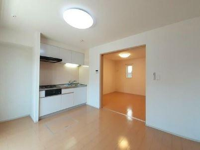 川崎市多摩区登戸のアパートの居間・リビング