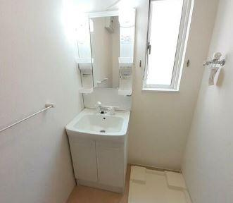 川崎市多摩区登戸のアパートの洗面所