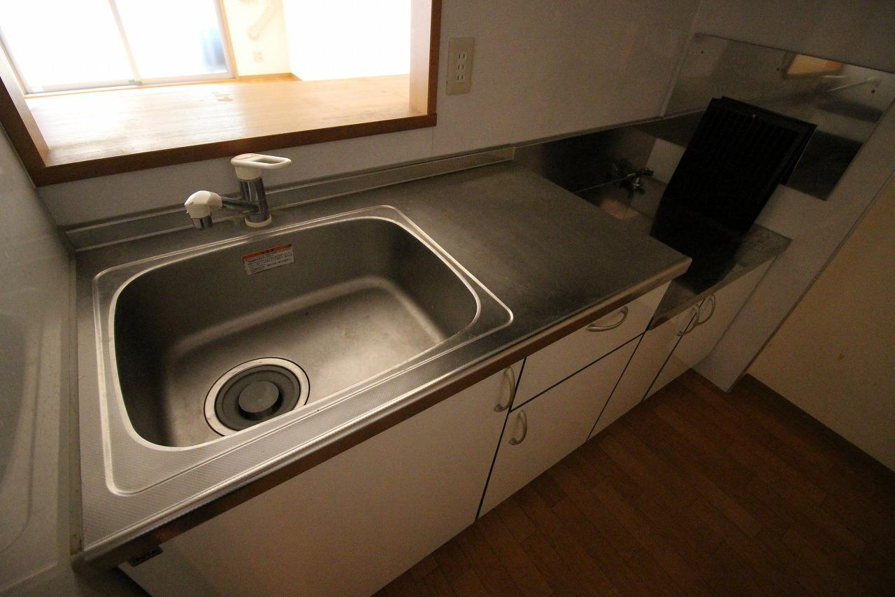 稲城市百村の賃貸マンションのキッチン