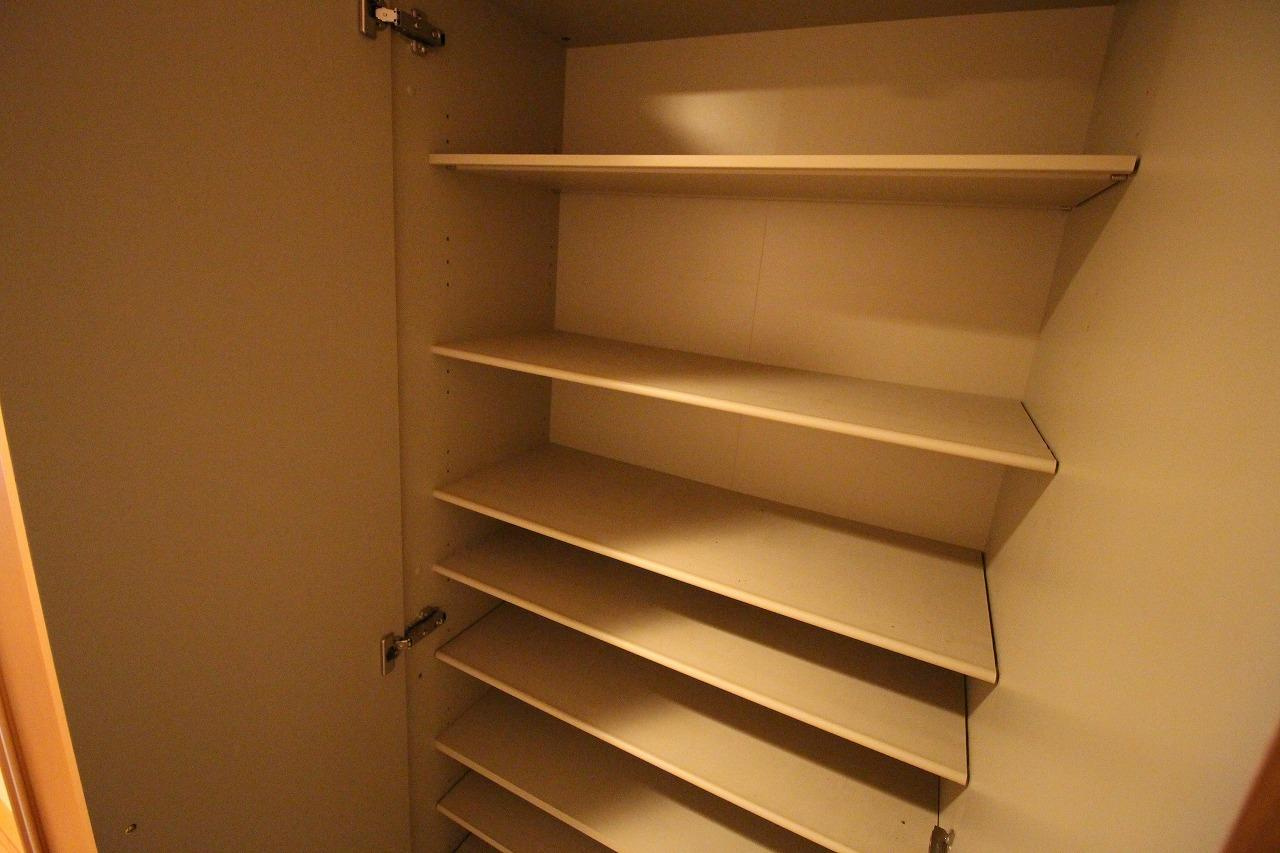 稲城市百村の賃貸マンションの収納